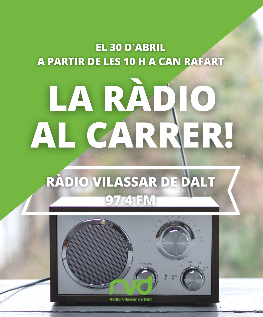 Sants M&agrave;rtirs 23: La r&agrave;dio surt al carrer