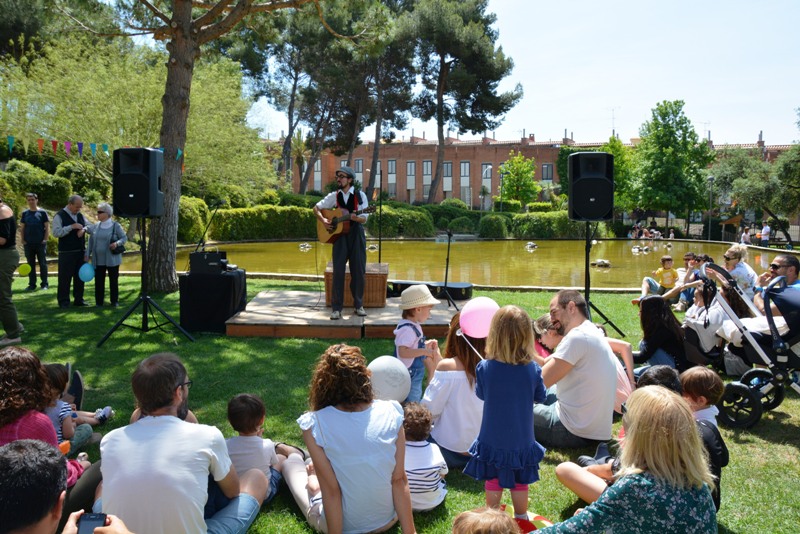 Festival menuts i foto nadons