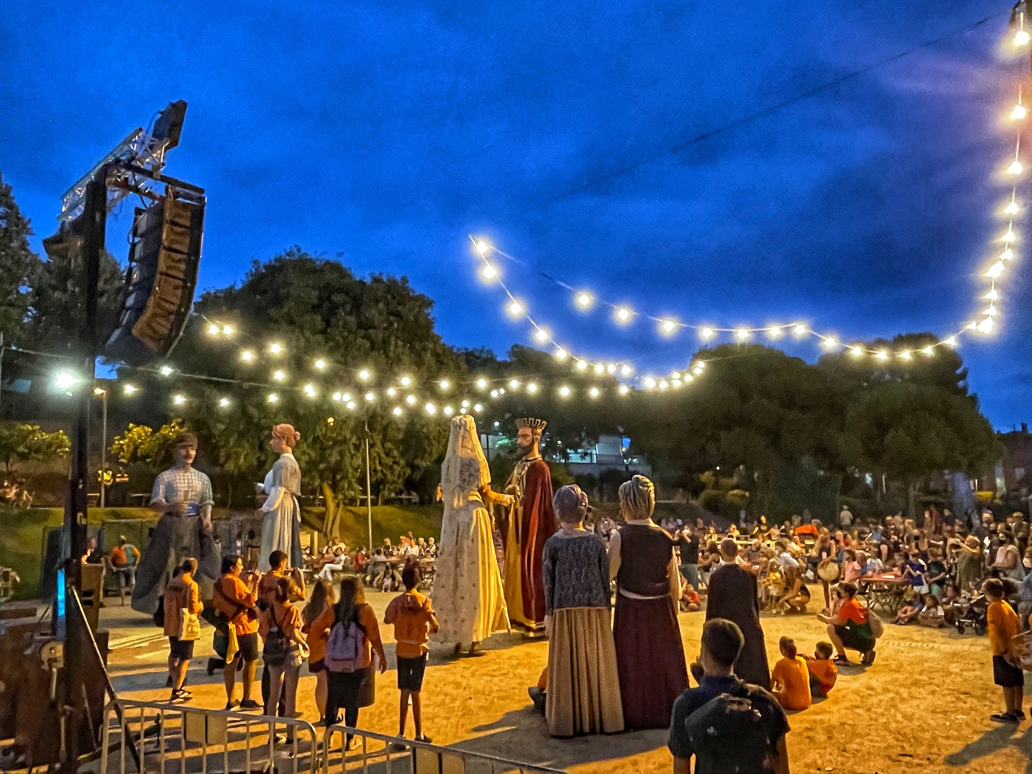 Els gegants, les sardanes i els pregons omplen el primer dia de la Festa Major dels Sants Genís