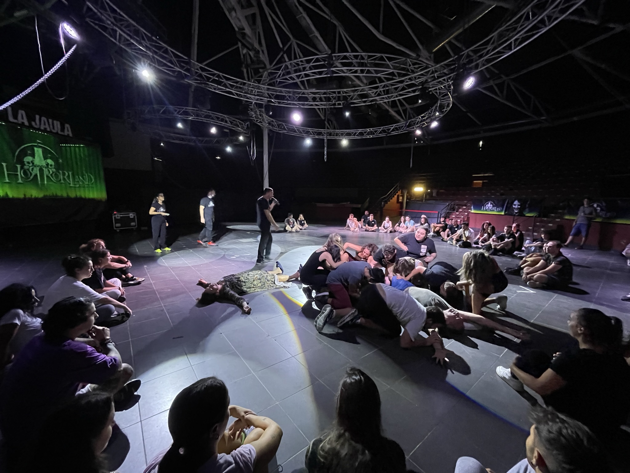 Jornada de càstings per treballar a Horrorland Park, a Illa Fantasia