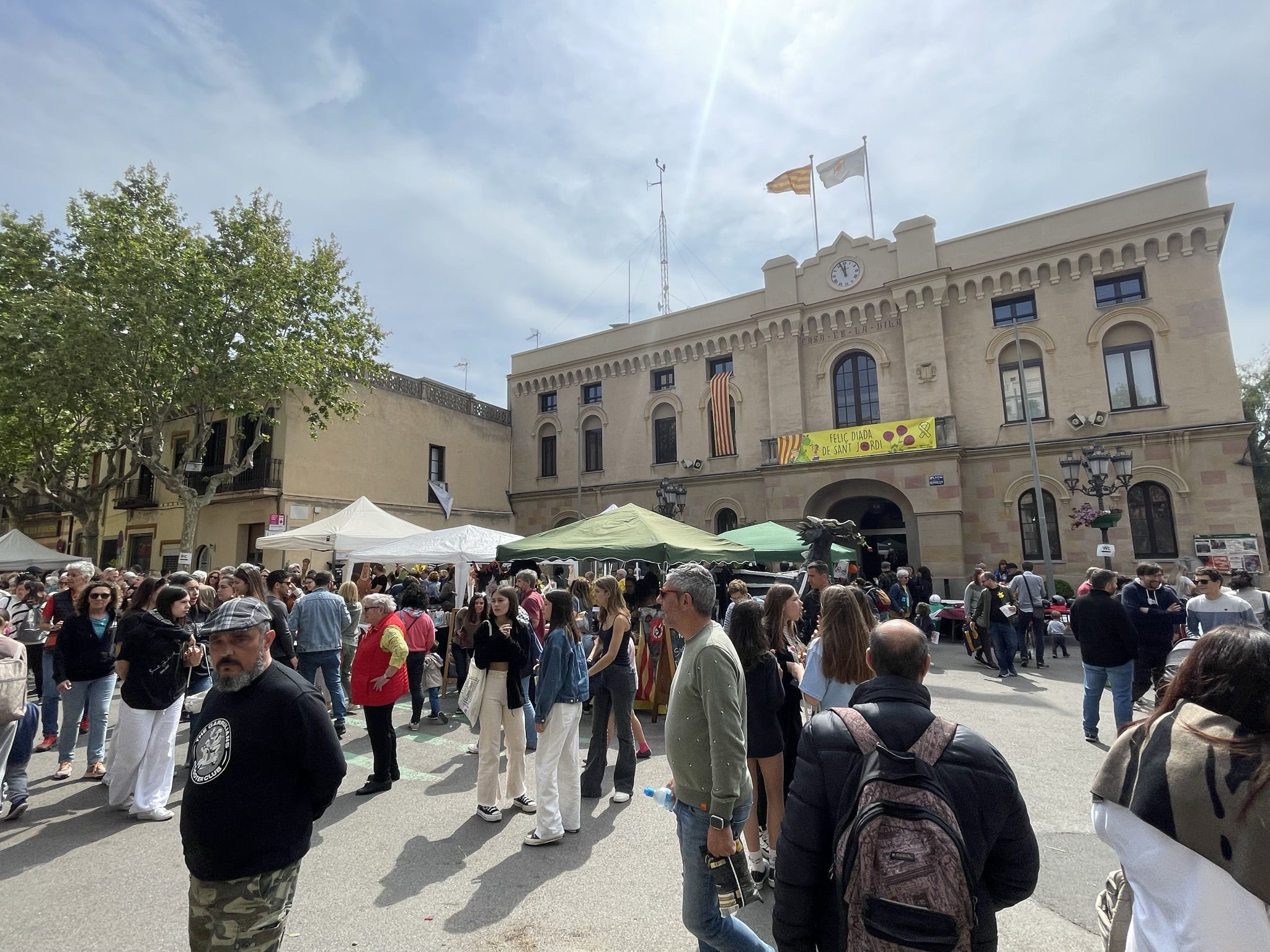 Un Sant Jordi multitudinari a Vilassar de Dalt