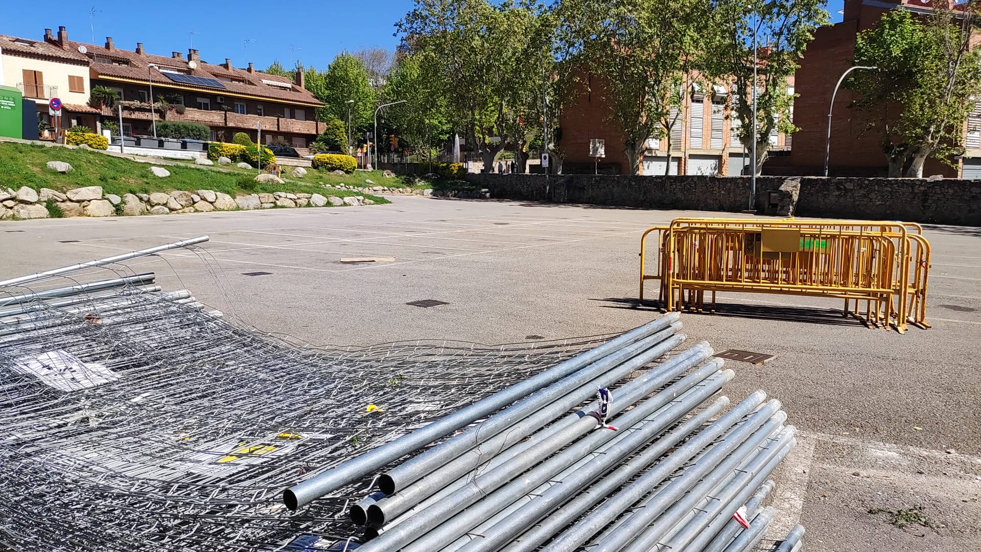 S'inicien les obres de remodelació de l'aparcament de Can Bruguera S'inicien les obres de remodelació de l'aparcament de Can Bruguera